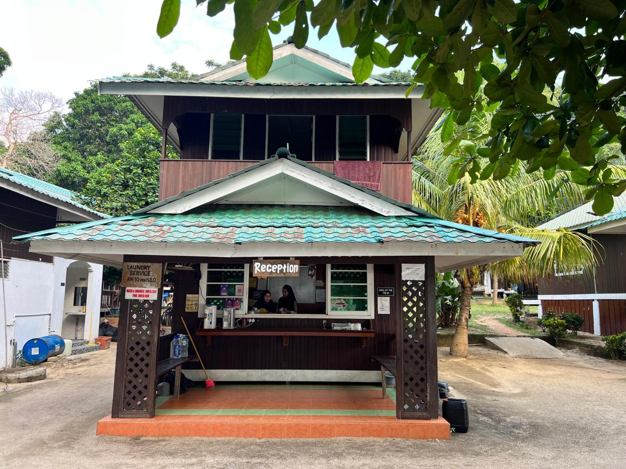 Mama'S Chalet Pulau Perhentian Besar Kampong Pasir Hantu Exterior photo